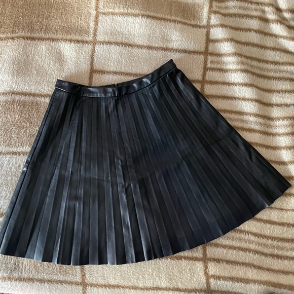 J. Crew Faux Leather Black Pleated Mini Skirt - Picture 1 of 8